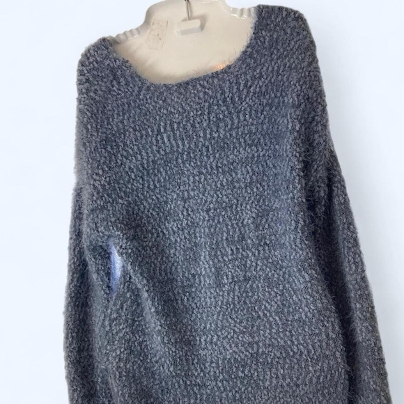 Women's Fuzzy Blue V-Neck Sweater SO S - Picture 2 of 4